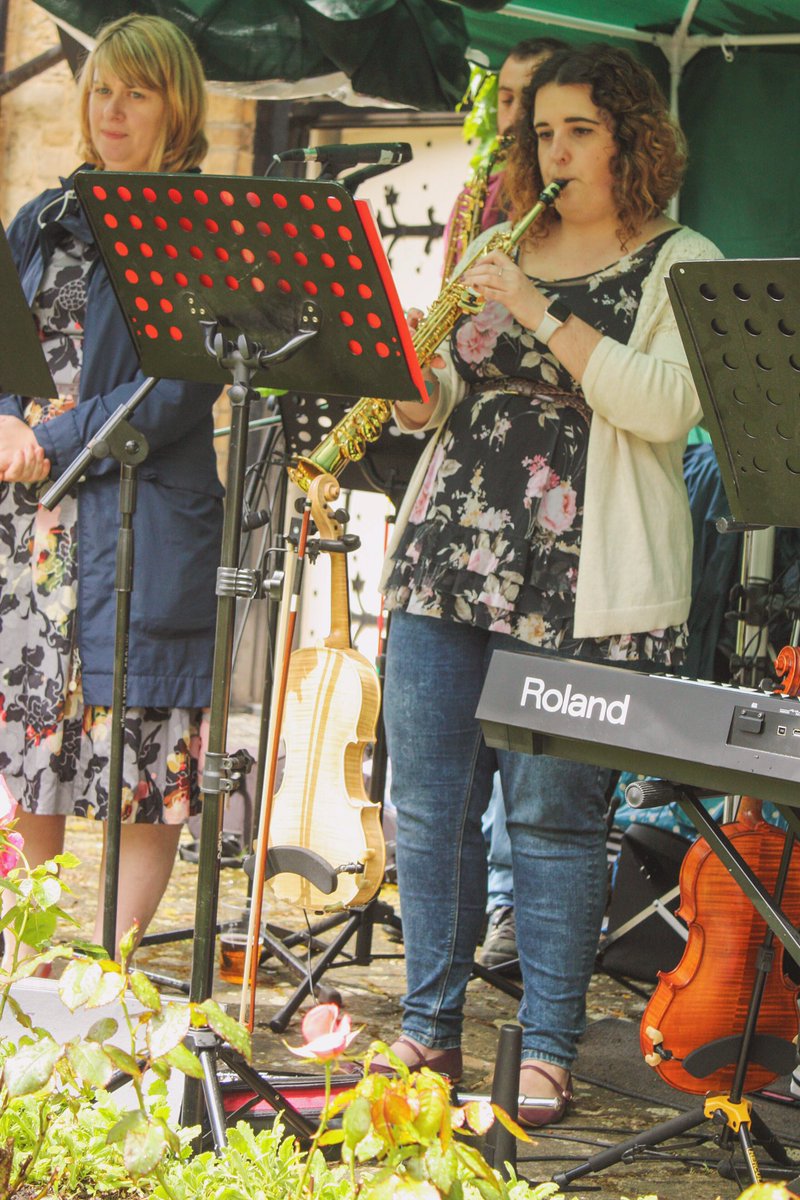 Twangling_Jack's tweet photo. What a fab day at Turvey Village Party! Not to be stopped by the torrential rain, we sang until the sun came out :) https://t.co/B0cMhjAsVM