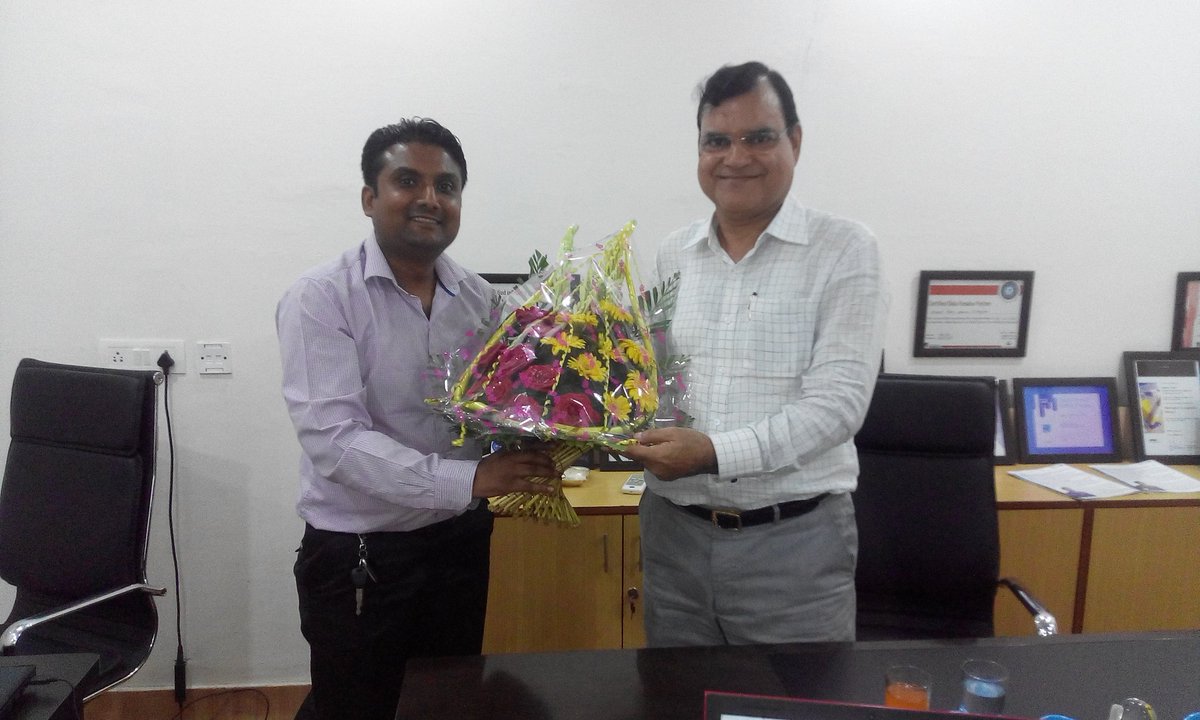 DeepakIndia26's tweet photo. Visit of Shri Rakesh Kumar Upadhyay he found the amazing ideas under IOT. https://t.co/N3qRQW2cEa