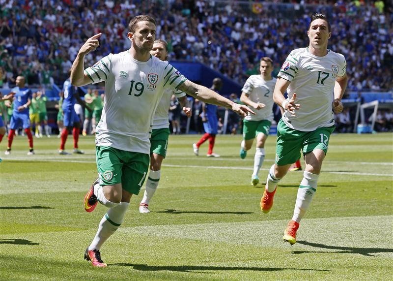 Squawka's tweet photo. Goals scored by clubs at #EURO2016: 

Norwich City (3)
Barcelona (2)
Atletico Madrid (1)
Bayern Munich (0) https://t.co/NDWQhucybJ