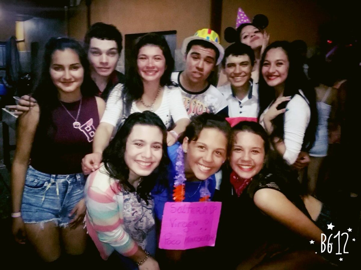 BrendaJhanett's tweet photo. #L_P
#Viernes
#GIME15 https://t.co/lnWUCrOPzj