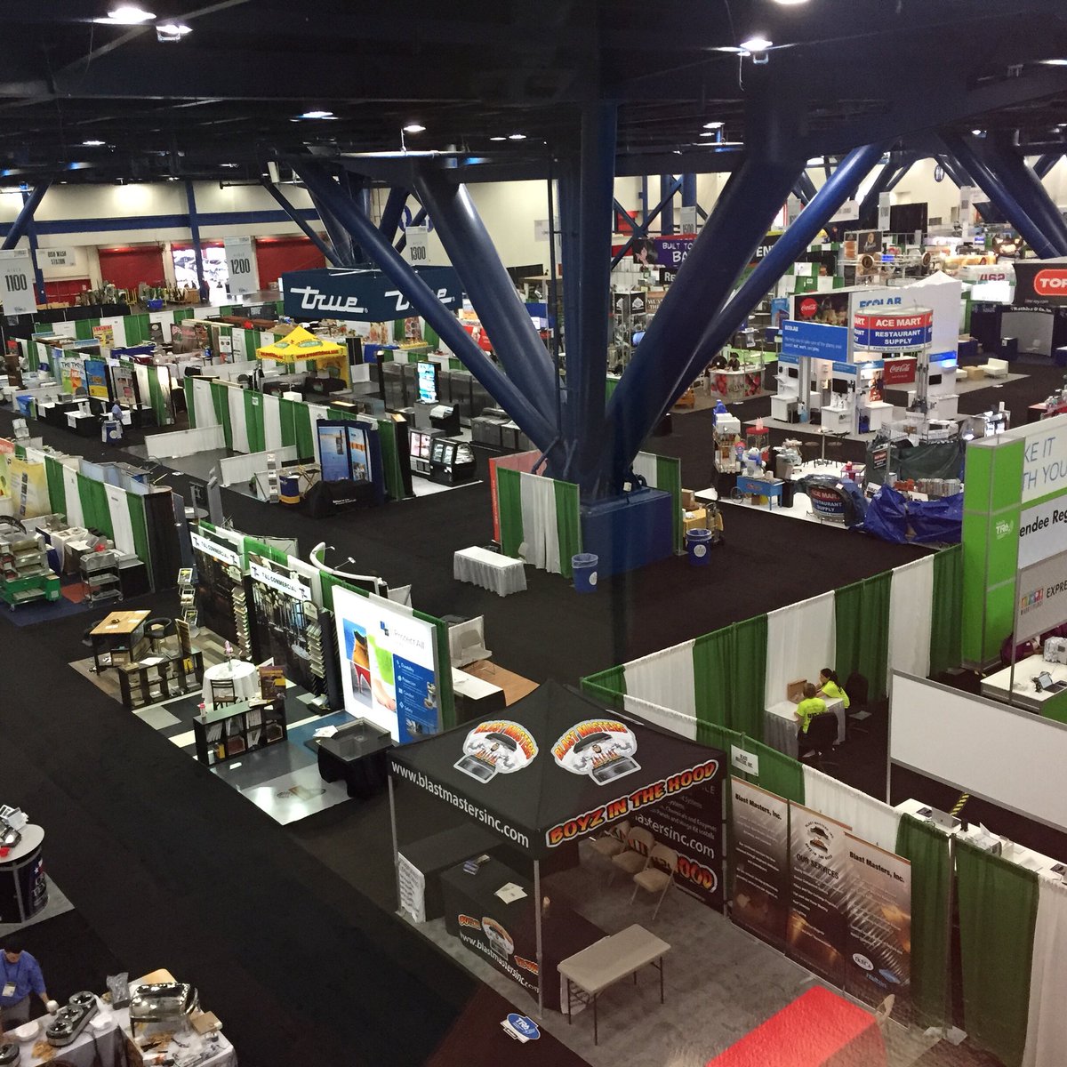 TXRestaurants's tweet photo. Oh..the anticipation! #TRAMarketplace is HERE! Registration is open and doors open at 10:30 AM @GRBCC #Houston https://t.co/sFQ4rfiEzp