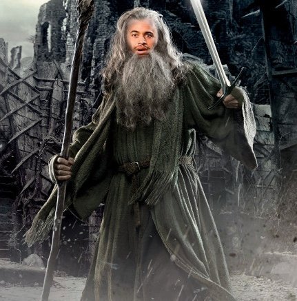 Белый маг из властелина колец. Гэндальф и хоббиты. Гендальф Властелин колец. Властелин колец Гэндальф белый