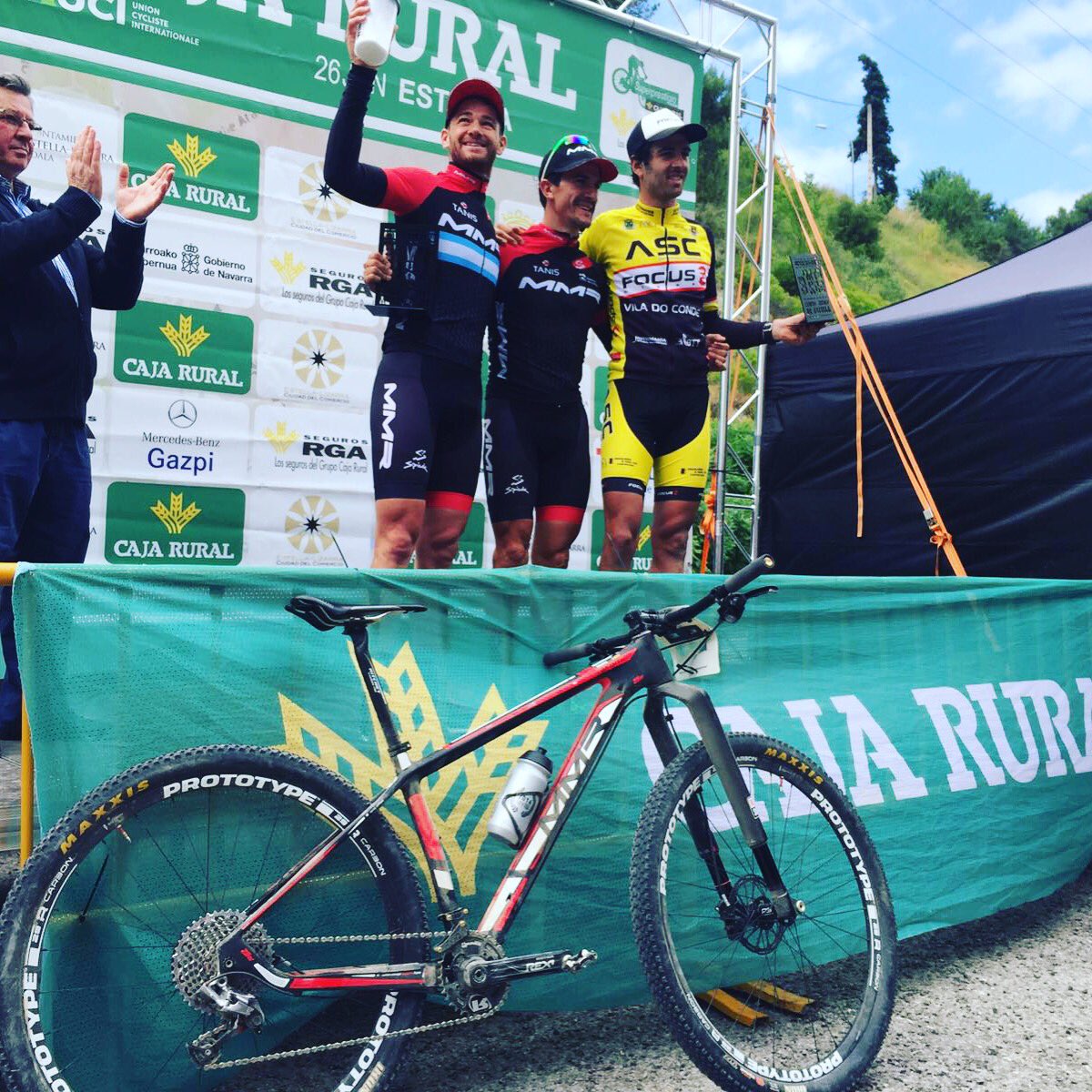 colomacarlos's tweet photo. Bonita carrera #Estella @SP_MTB #cajarural 
Circuito precioso,gran participación y mucha gente animando!
#mmrfrt https://t.co/Jq3diPmONX