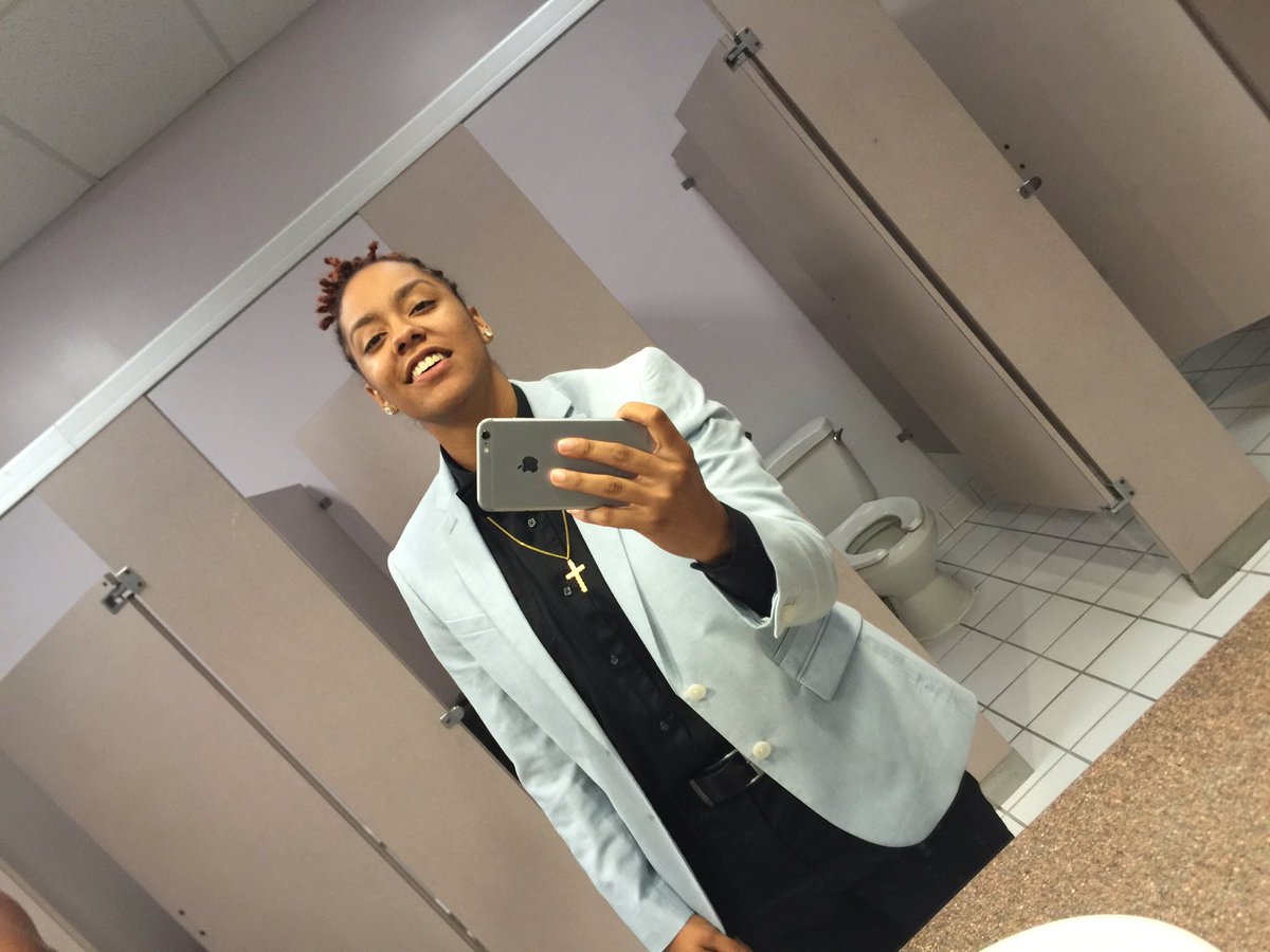 swodieodie's tweet photo. Finna leave this here #uncggirlsbreaktheinternet #studedition https://t.co/bF8Hoqqqcw