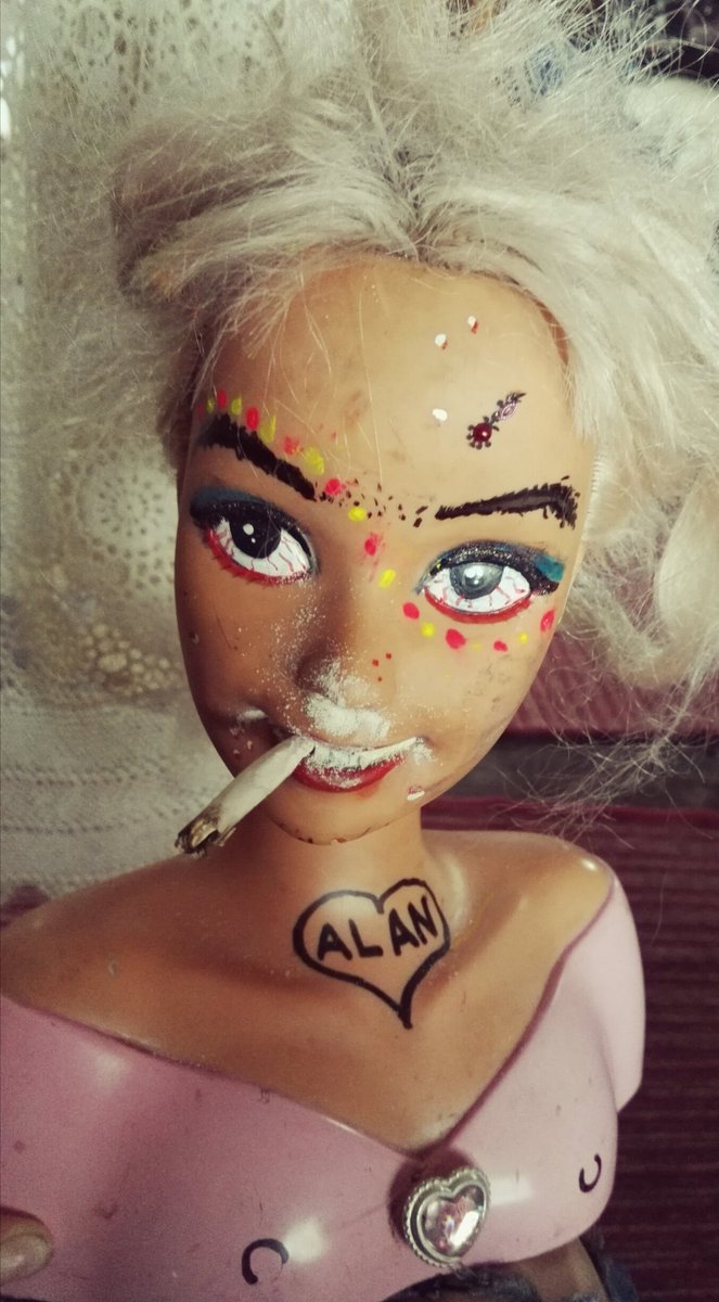 Munted Barbie tweet media