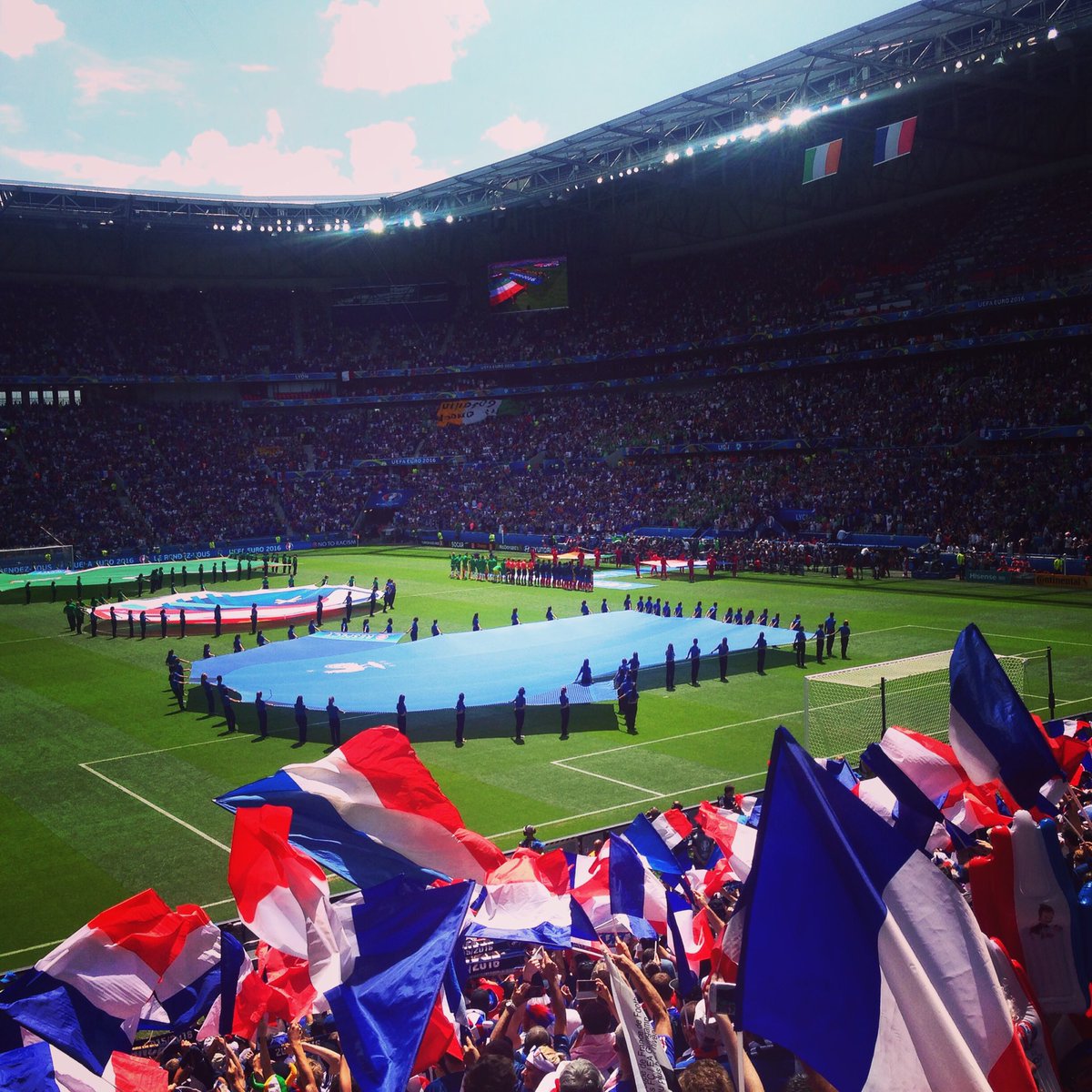 ross3_c's tweet photo. En direct du match ! #FRAIRL #EURO2016 #FFF @EURO2016 @FFF @equipedefrance https://t.co/GoWBuovgcS