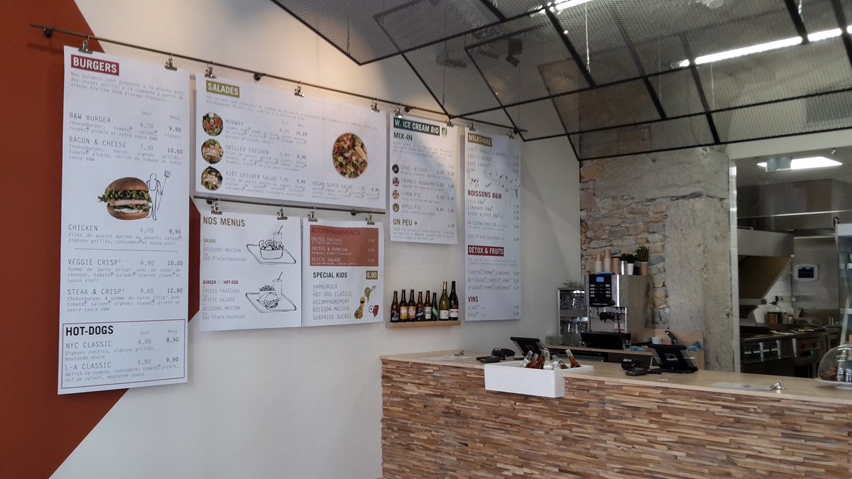 ReynierAL's tweet image. Huuum des #Burgers et des #Glaces de l'espace chez @BurgerandWells ! #BeProper #Lyon Vivement à Paris ! =)