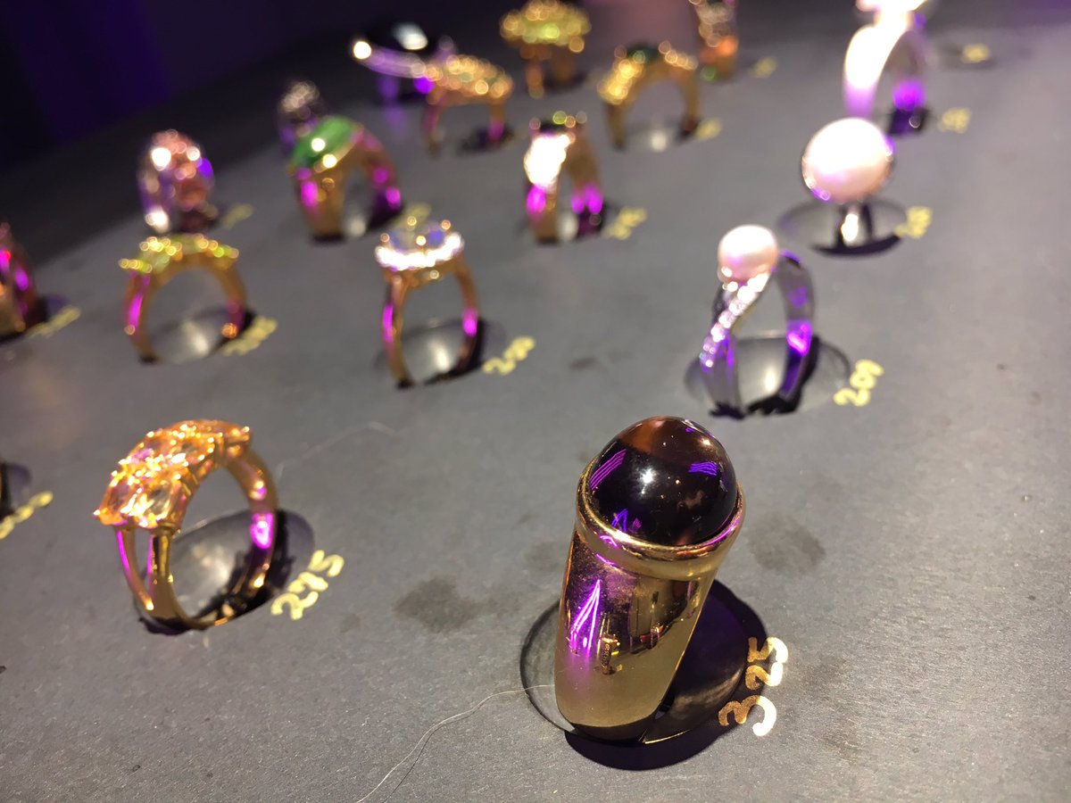 AmazingByKasi's tweet photo. Ring, ring 💜💍 #amazingjewelry https://t.co/CVKyy2oswj
