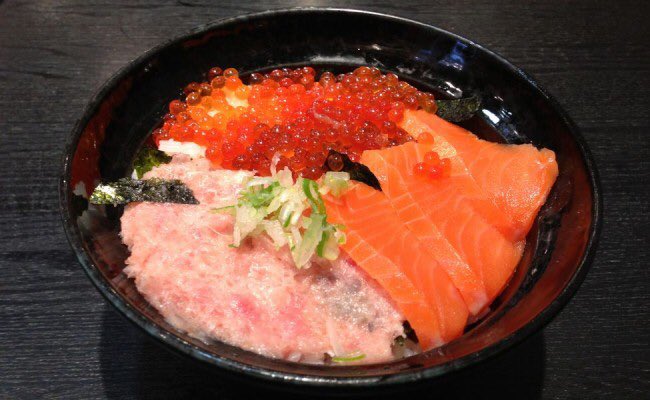 HappyTravelJP's tweet photo. hundreds of different types of Kaisendon(seafood bowl) menus!  https://t.co/m0suSjhLRv #Japan #Kyoto https://t.co/2u7GI54gfS