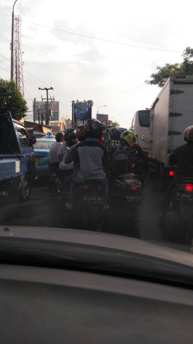 tri_design's tweet photo. Serang mulai macet https://t.co/uk1aQYlwb7
