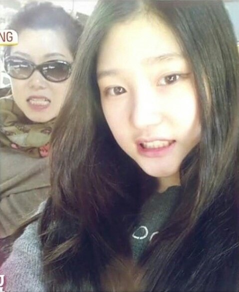 predebut selfie with mum.