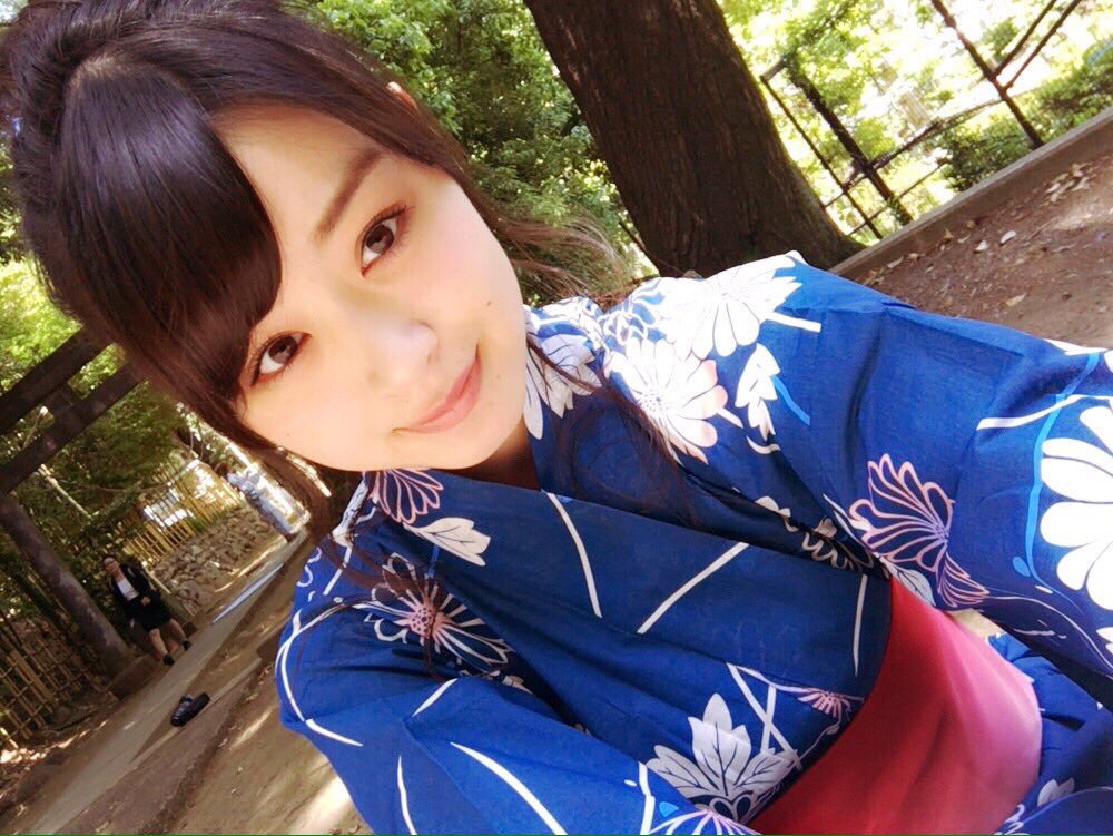 Karin__O's tweet photo. 夏休み、浴衣来て花火大会行きたいな 。ねぇ連れてってよ。貴方と一緒に手を繋いで花火を見たいの。
自己紹介は お迎えの時にするね 。名前だけ教えとく 。 小山内 花凜 だよ 覚えてね。それでは #RTしたnrさんで気になった人お迎え https://t.co/MenFfU6sbS