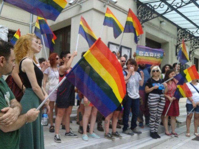 View image on Twitter