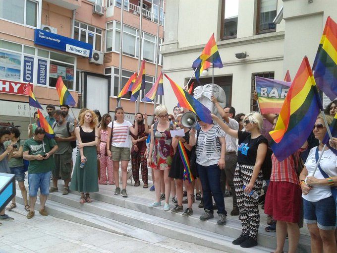 View image on Twitter