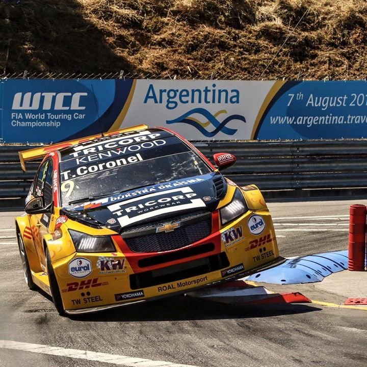 MBiondiPrensa's tweet photo. #WTCC:PORTUGAL(#VilaReal)-Carrera1-Vence @TomCoronel (Hol-Chevrolet Cruze)13vtas/5°Puesto #JMLopez(Arg-Cit)3"626. https://t.co/1cKhAA6a7e