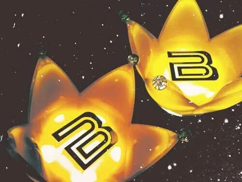 LegendBigbang's tweet photo. Forever black and yellow @Realtaeyang  @ForvictoRi  @IBGDRGN  #TurkishVIPsince06 https://t.co/ky1A2WVMqU