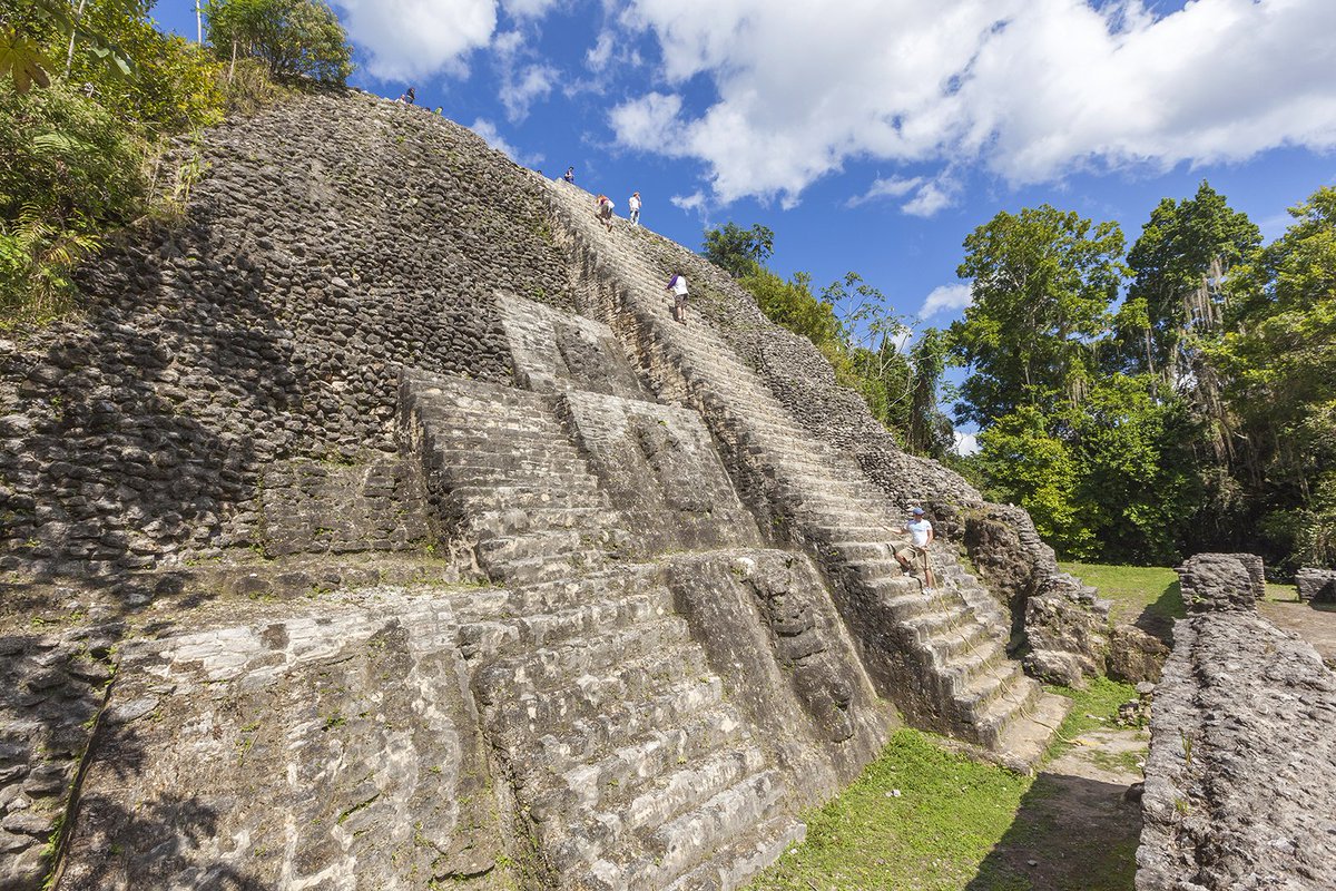 lonelyplanet's tweet photo. 8 reasons the unbelievable blues of #Belize need to be on your radar: https://t.co/FDxhfkCupl #travel #lp https://t.co/93q8or9SUD