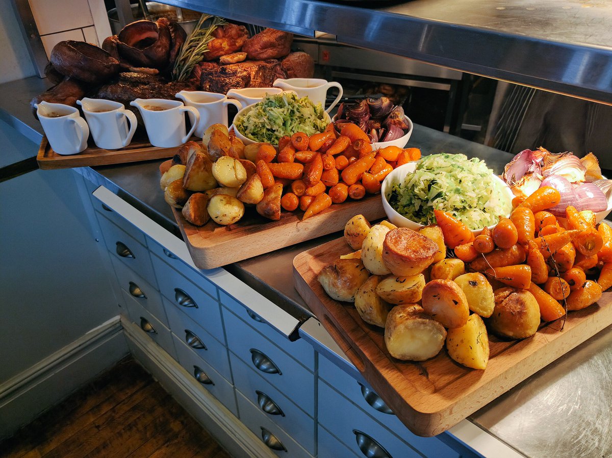 WhiteHartBarnes's tweet photo. Stunning sharing #SundayRoast this afternoon ❤️ https://t.co/Ave5pMmI9Z