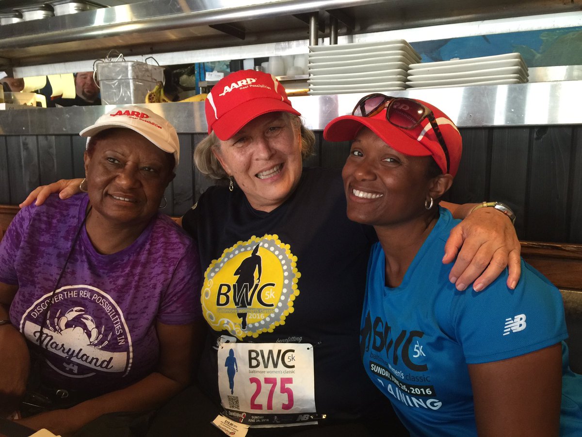TammyBres's tweet photo. .@AloHank_ #RunBWC #AARPDivasRun https://t.co/aV4C3TNy1T
