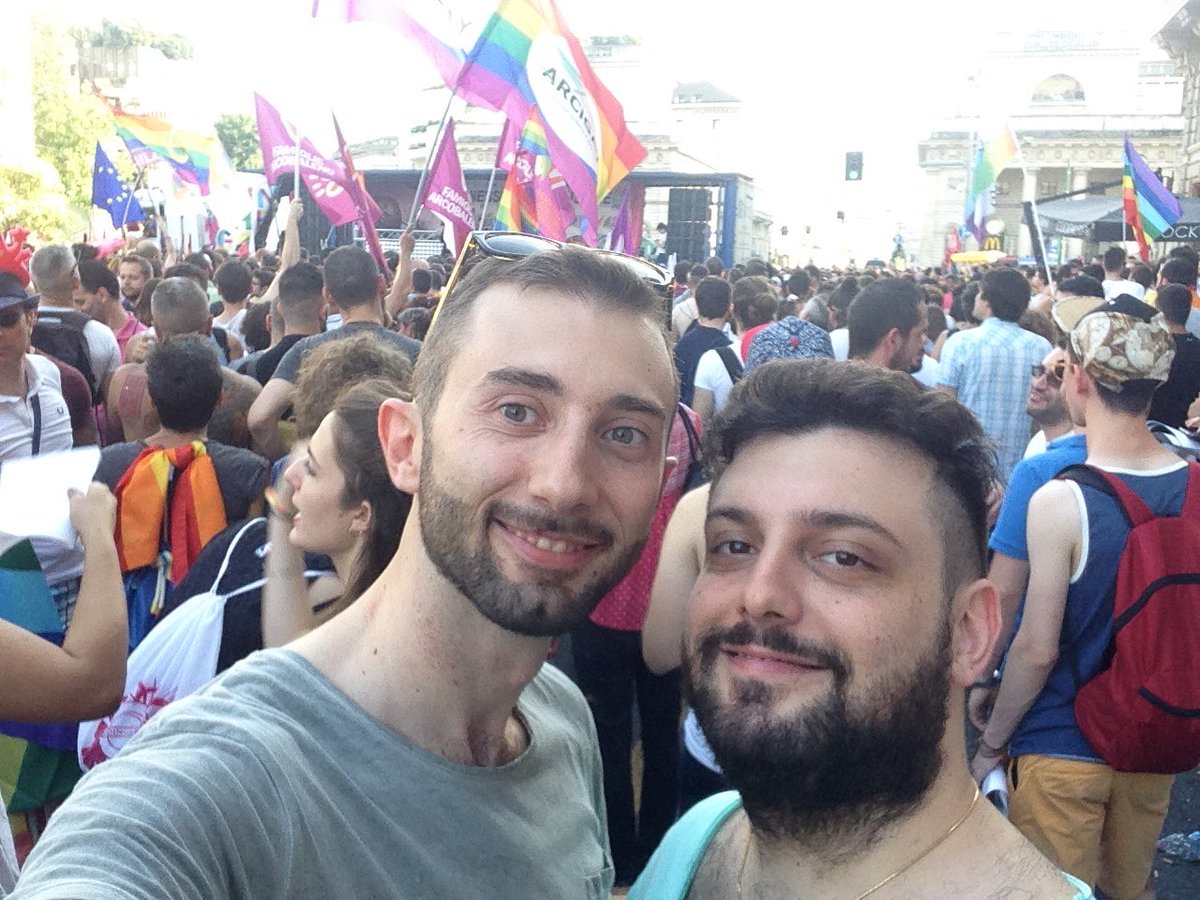 NicholasVita990's tweet photo. Evviva il #MilanoPride! Giornata stupenda e indimenticabile. #iononchiedoscusa #everybodypride #25giugno2016 https://t.co/vmFQP0i2VF