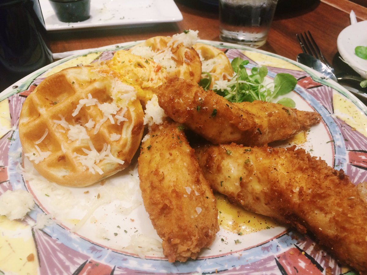 nomchecklist's tweet photo. Benne seed chicken n waffle from @MissShirleys ๐๐ผ
#Baltimore #brunch #delicious #missshirleys #nomchecklist https://t.co/FOgvdNMltI