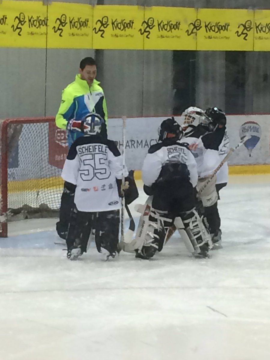 Hutchandourson on day 2 of the Mark Scheifele Camp at the Iceplex. #scheifs4kids <a href="/mhutch34/">Hugh L. Cobb</a> <a href="/markscheifele55/">mark scheifele</a>