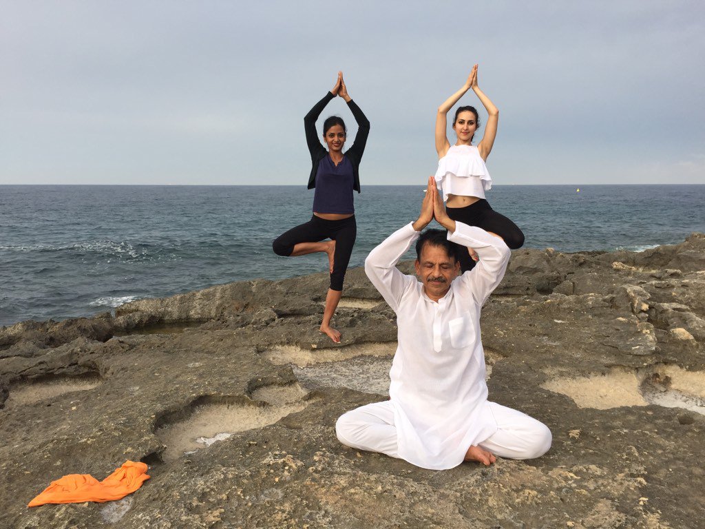 IndEmbTripoli's tweet photo. Second International Day of yoga celebrations on June 21, 2016 in Malta #YogaDay #yoga https://t.co/rcesDBZILD