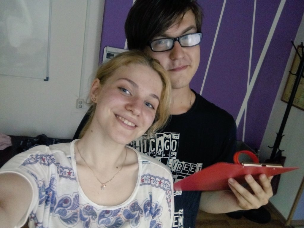 JuliaSever's tweet photo. Руководство Октябрьского района в офисе #НовыйРубеж после жаркого соц опроса 😅 https://t.co/1zzKWODco9