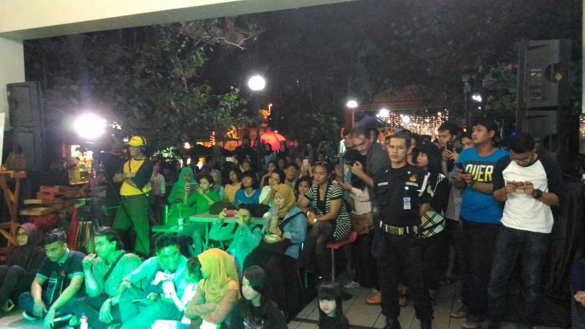 #TheSymphonyOfRamadhan with <a href="/moccaofficial/">MOCCA</a> <a href="/SF_JKT/">SwingingFriends JKT</a> <a href="/SF_BDG/">SwingingFriendsBDG</a> <a href="/swingingfriends/">Mocca's Friendsclub</a> <a href="/SF_Bogor/">SwingingFriendsBgr</a> <a href="/KelasMocca/">KelasMocca</a> di <a href="/setiabudione/">SetiabudiOne</a>