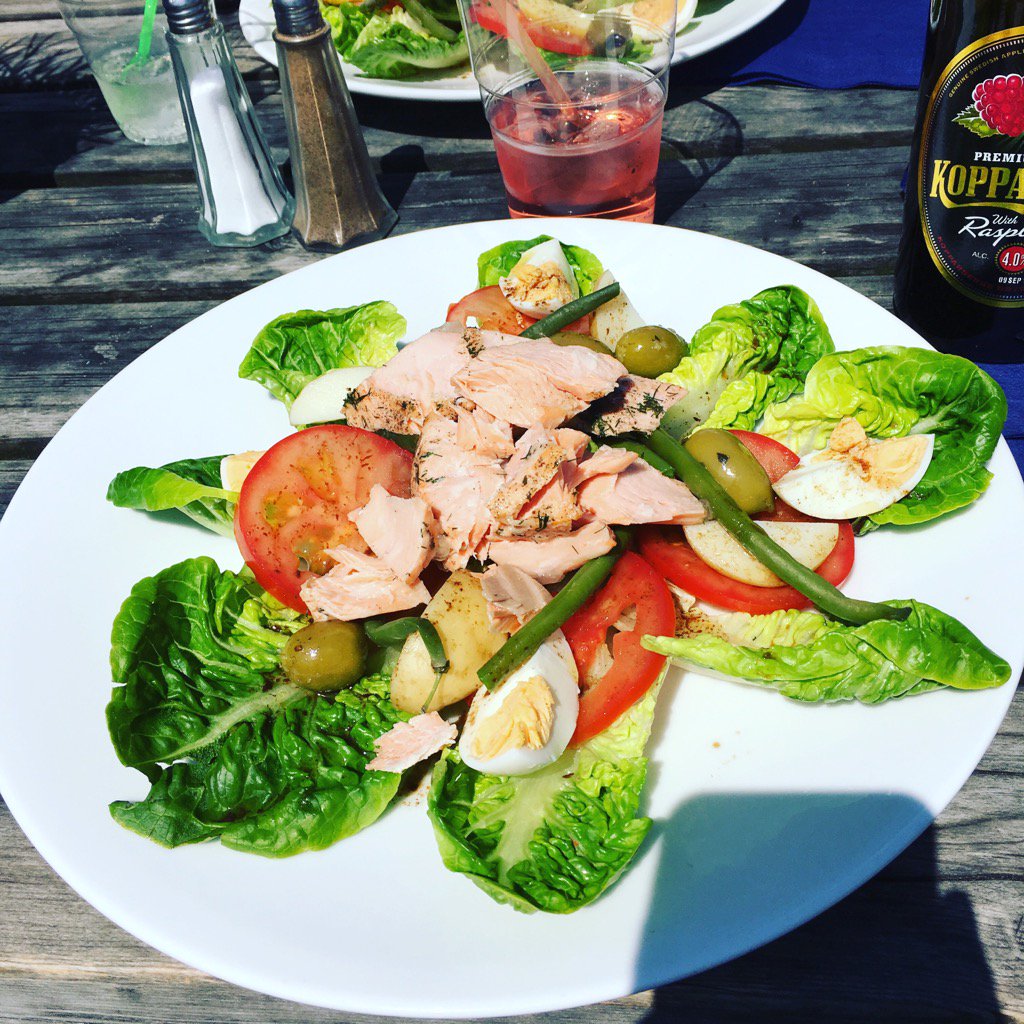 Becca__Wells's tweet photo. Summer lunch 🙂 https://t.co/bFFtClSM8N