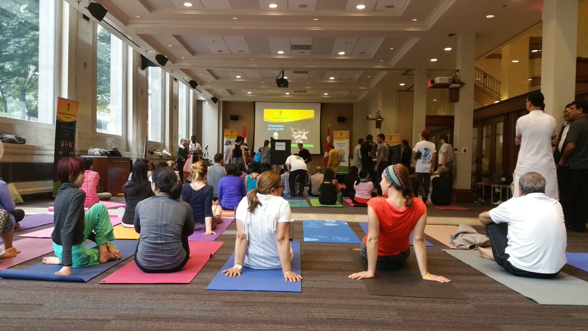kapilarts's tweet photo. International Day of #Yoga @Sfu in @Vancouver by @ICSEACanada https://t.co/5V57oDe6Zv
