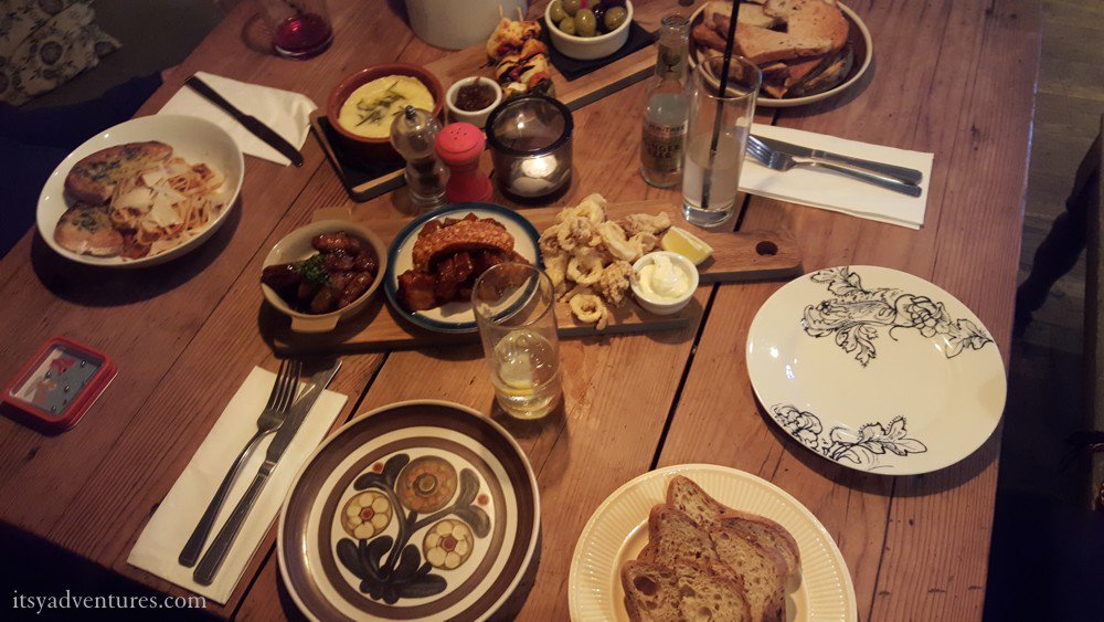 itsyadventures's tweet photo. I <3 @thelongdogpub in Waddesdon. Here's a teeny little review >>> https://t.co/LZKIfRLnZW https://t.co/ZwaVqZabjk