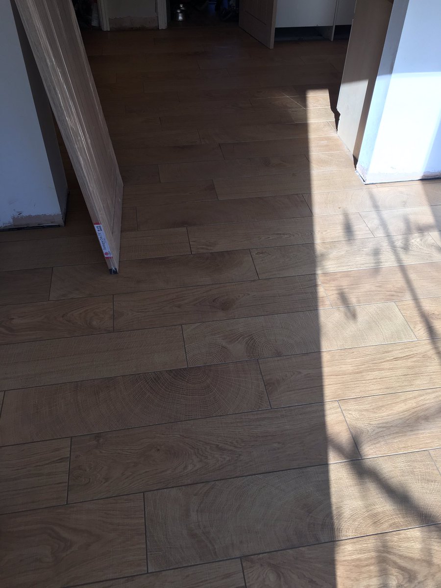 FishersPlumbing's tweet image. Thanks to @RawTiling for a top job laying @Porcelanosa_EN well happy with it, worth the wait #topjob