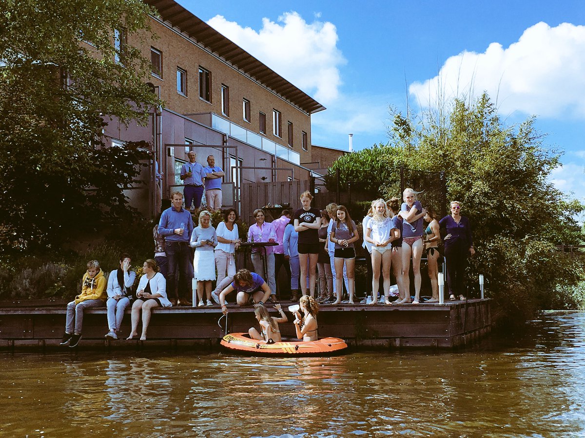 HGCMC1's tweet photo. Afscheidsfeest seizoen 2015/2016, wat een jaar en wat een feest! https://t.co/ZYiz8u9UXs
