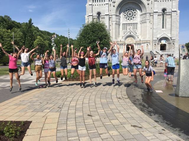 MmeNesfield's tweet photo. Our kids got to see some historical landmarks this am. #ChateauFrontenac #BasiliqueStAnne #quebecadventure https://t.co/raS3tOcT6J