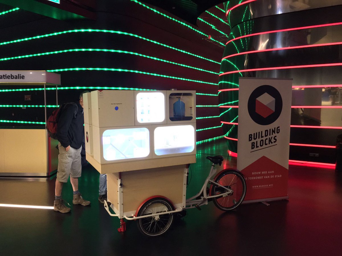 Blocks030's tweet photo. Opvallend beeld vandaag, de bakfiets vol blocks, toegezongen door een koor op festival #bombarie ! https://t.co/3xU9e7L7BH