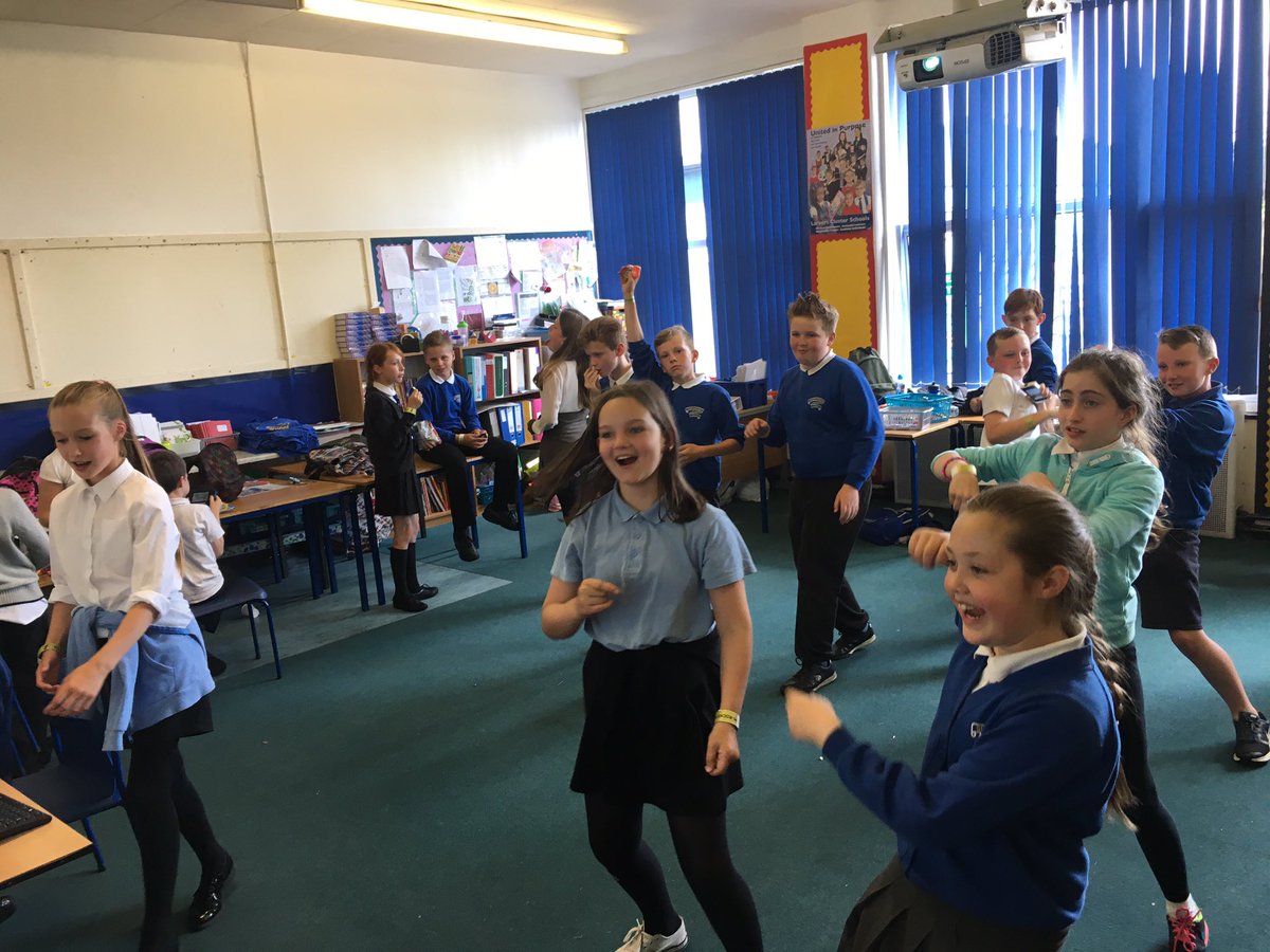 MrsQuinnSPS's tweet photo. Our final party! This session 6Q earned 5009 Dojo points! Very proud of everyone 😊😊😊. https://t.co/5vDjohqFjc