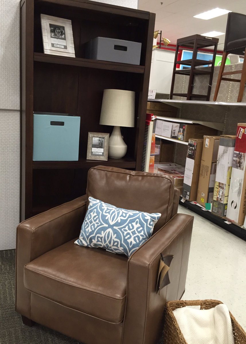WhipCarson's tweet photo. It's always the perfect time to redecorate! #T0906 #G194MakesCents #D129CoinChasers @AmberHafron @A_Leigh_ https://t.co/4jagczFYrK