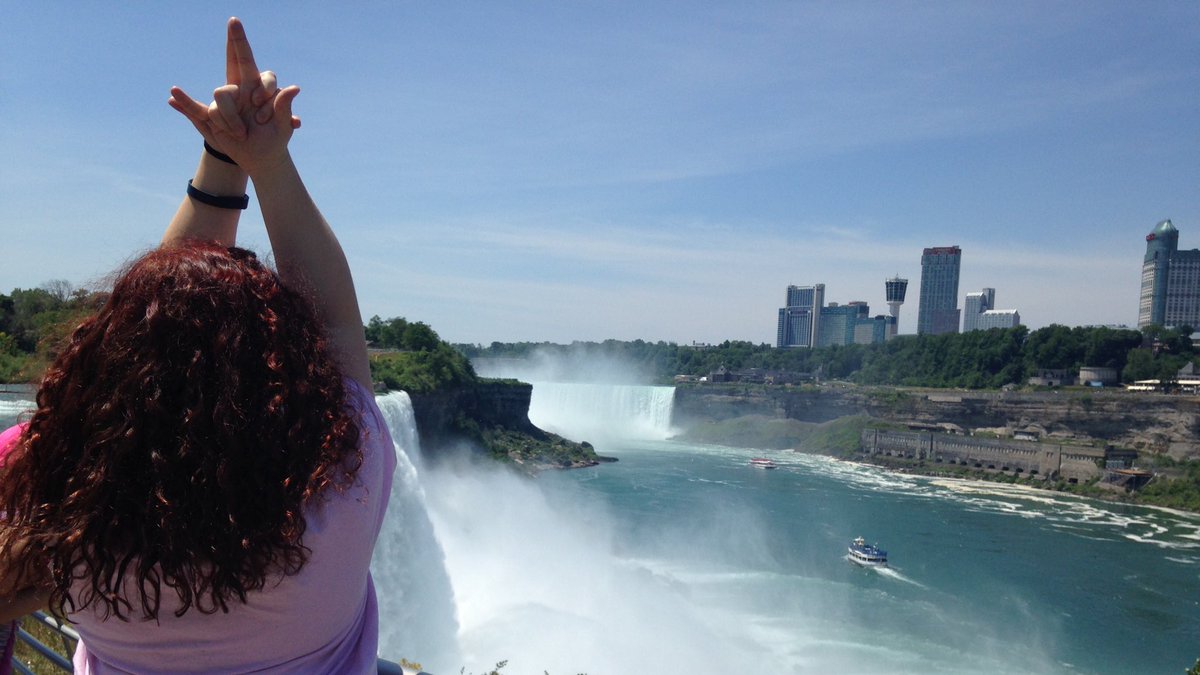 ast_longwood's tweet photo. Kathryn throwing what she knows at Niagara Falls ⚓️ https://t.co/qm2CfROK1P
