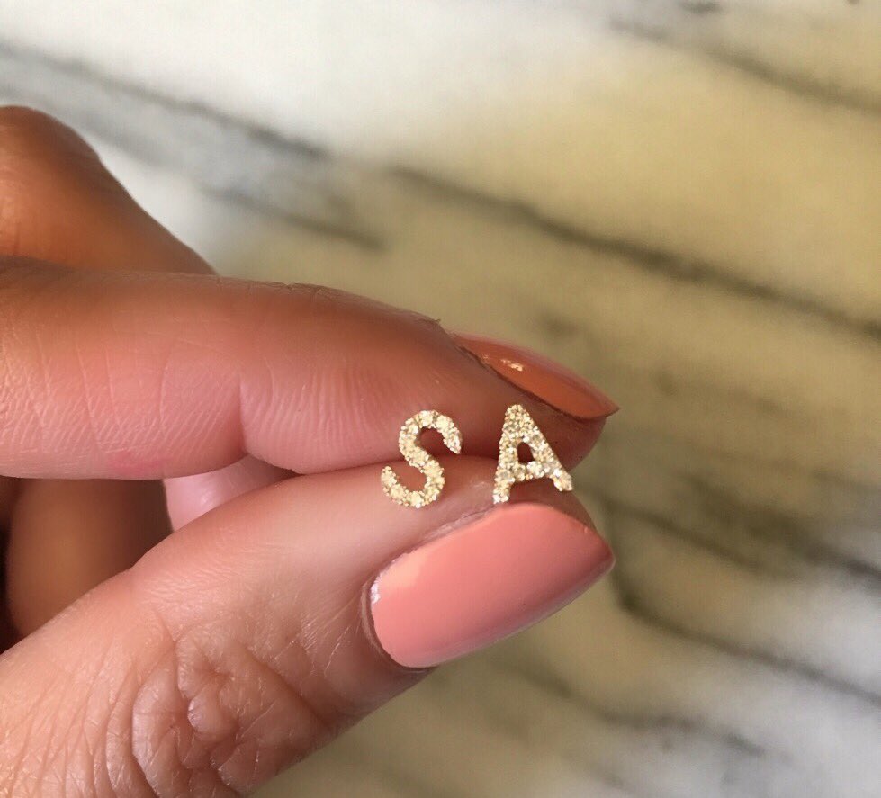 Zoelevjewelry's tweet photo. Beauties💛💛 #diamondinitials #studs #LettersbyZoe https://t.co/JKltr8E3Ky
