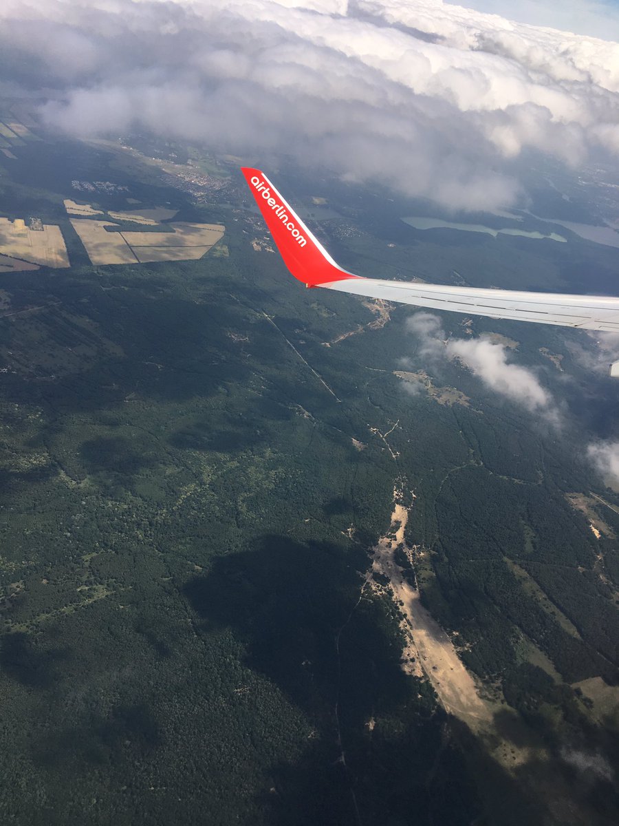PasqualePek's tweet photo. Alla fine di un viaggio c'è sempre un viaggio da ricominciare...#degregori#citaz#summer#emozioni https://t.co/uhR7Ac0hwF