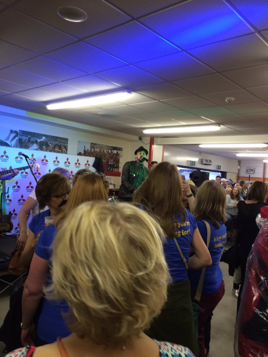 @Kingsholm1 <a href="/tommyandthefuse/">Tommy And The Fuse</a> how brilliant! #lionel