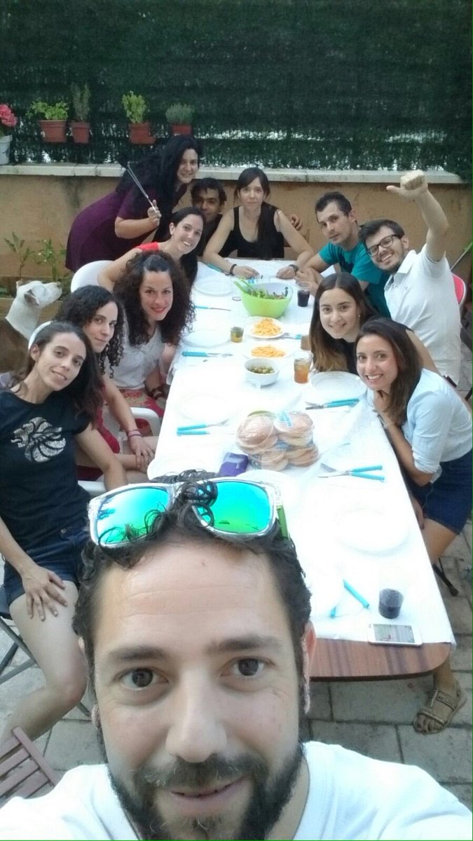 La #manadatricantina siempre entrenando!! Ayer toco entrenar el estómago #bbq en la mejor compañía #trescantos