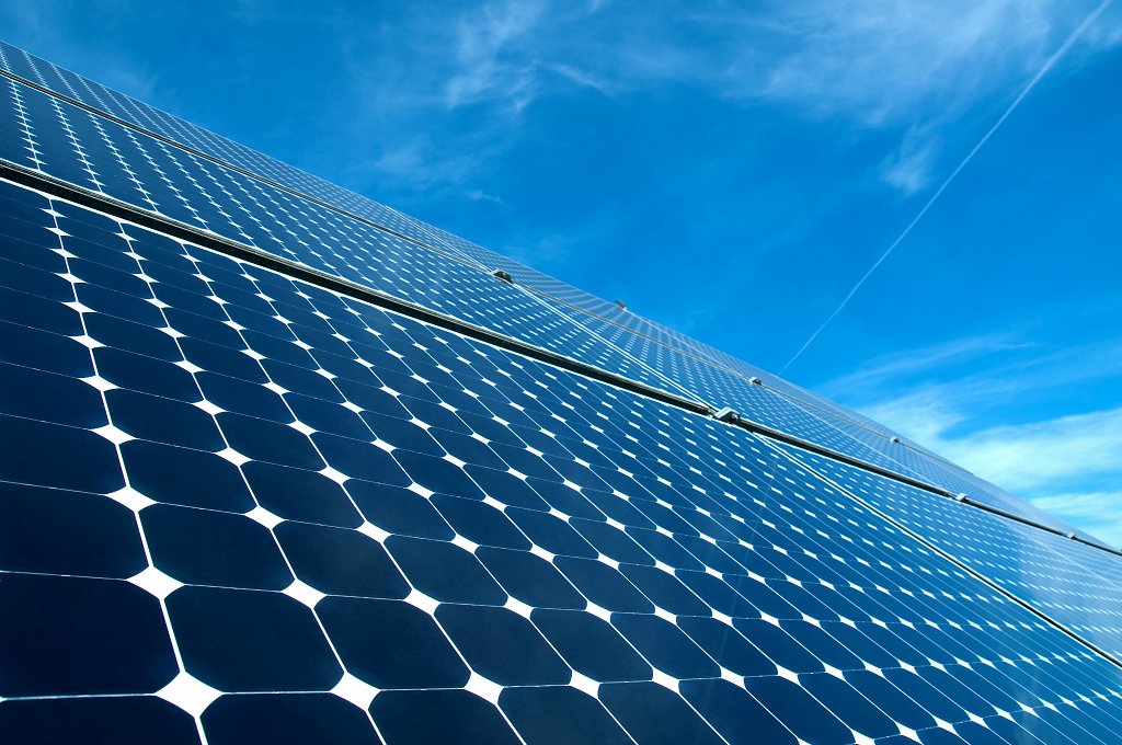 UNEP's tweet photo. Report: Australians have spent almost $8bn on rooftop solar since 2007 https://t.co/5XAUcOzhZX #renewables https://t.co/qjzpsVDpS2