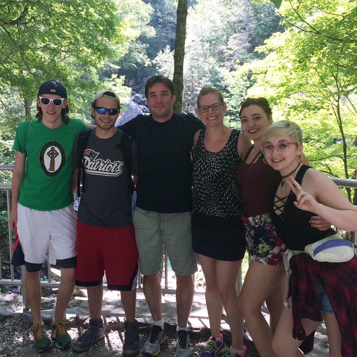 IsadorsOrganics's tweet photo. Closed up shop for Employee Wellbeing Month. #EWM16 #isadorsorganics #hiking #bishbashfalls https://t.co/UnVVaQErXD