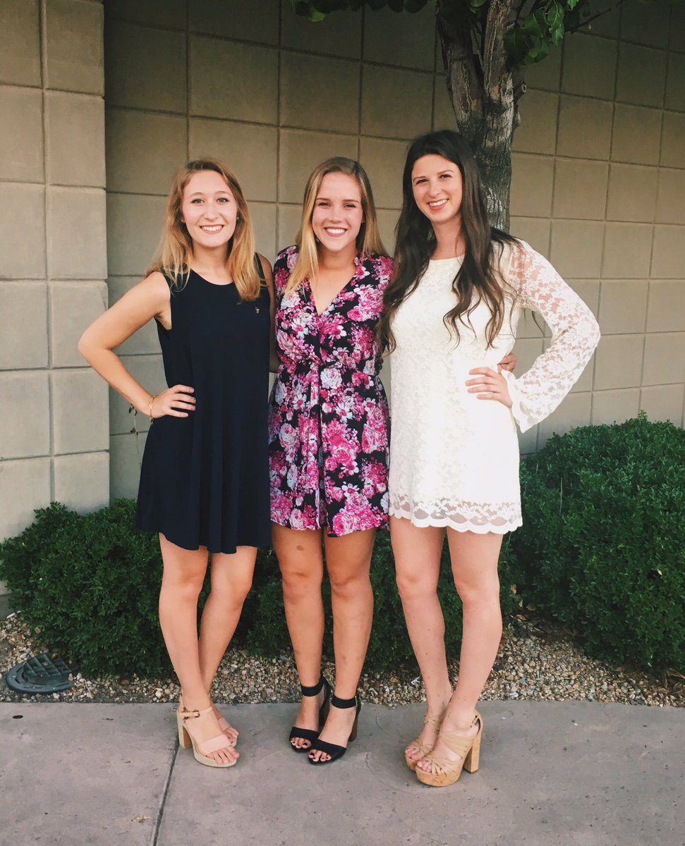 ucsdtheta's tweet photo. Our CEO, COO, and Executive Assistant loved meeting our sisters from across the country this weekend!! 💕 #theta16 https://t.co/9acMqgcNe1