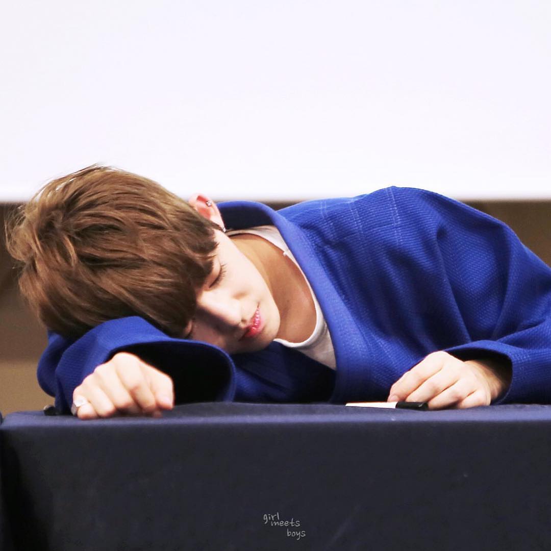 leaderking17's tweet photo. @Minatw__ ga usah ngintip2 gitu ah, hahaha, mina oppa ngantuk-- https://t.co/OYXZwTk6Hr