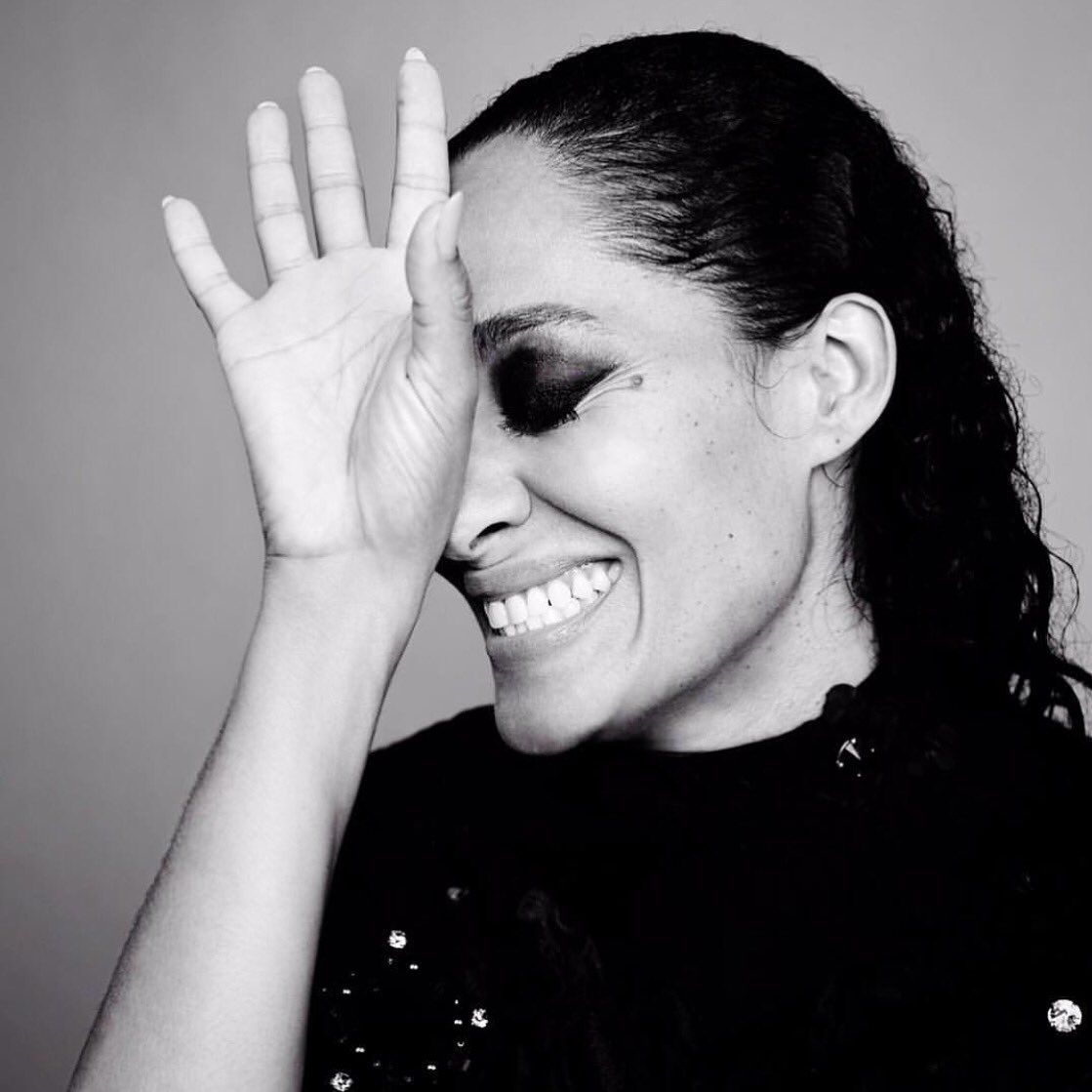 TraceeEllisRoss's tweet photo. So excited about @BETAwards tonight! 

📸by @ruvenafanador 
💄by @itsMatin 
💁🏽by @CHUCKIELOVE 

#BETAwards https://t.co/ZMYWwK5CMA