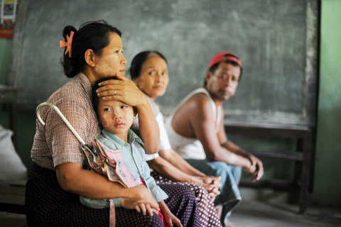 girlsspeakoutww's tweet image. How long are refugees displaced? Average is 20 years! 10 facts 2 know….#unfa… girlsspeakout.org/2016/06/26/how…