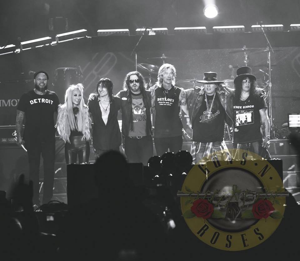 Guns N' Roses at Ford Field, Detroit, EUA - June 23, 2016.

<a href="/Slash/">Slash</a>

#GnFnR #NotInThisLifeTimeTour